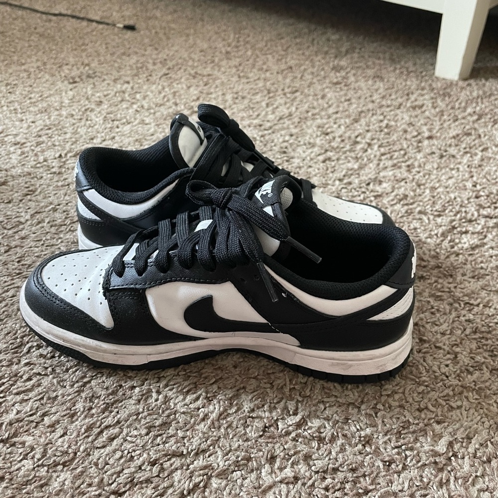PANDA NIKE DUNKS womens size 6